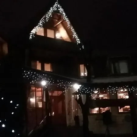 Muzey-sadyba Grazhda אורחן בוקובל